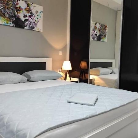 Centar One Apartmant Szkopje Kültér fotó