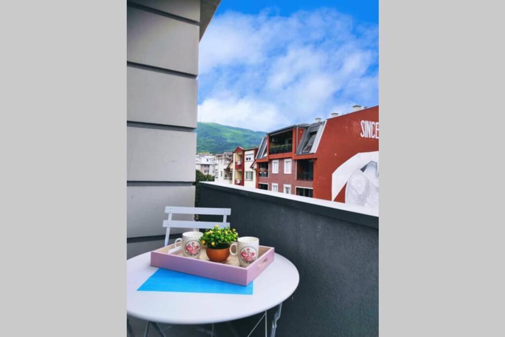 Centar One Apartmant Szkopje Kültér fotó